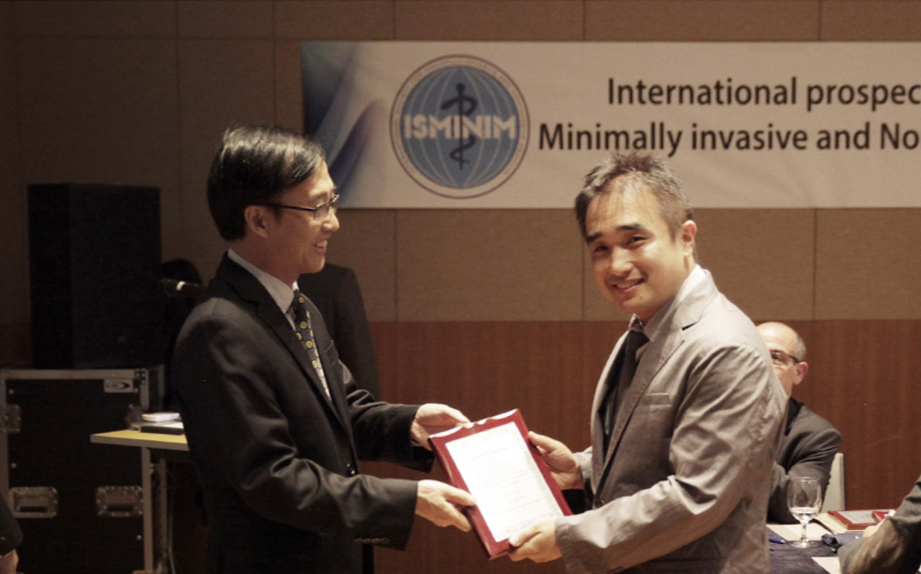 12년간 4,223례 이상 집도